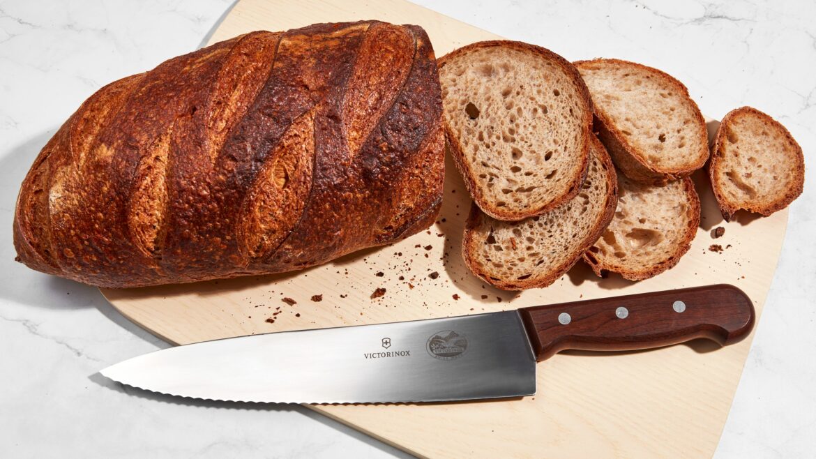 Why Serrated Blades Make Bread Knives the Best Choice