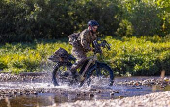 AI-enhanced long-range e-bike with futuristic design.