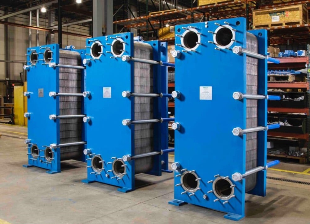 What are the advantages of plate heat exchangers in the chemical industry?
